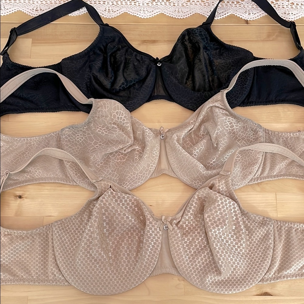 Chantelle unlined Lace Underwire Bra - Black and Tan